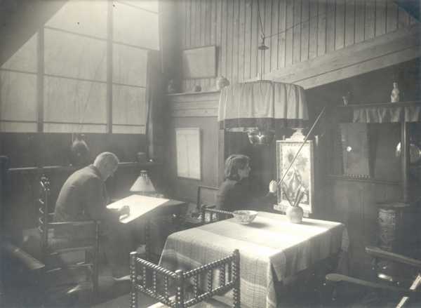 Het echtpaar Bruijnesteijn in zijn atelier, 1936/37.
